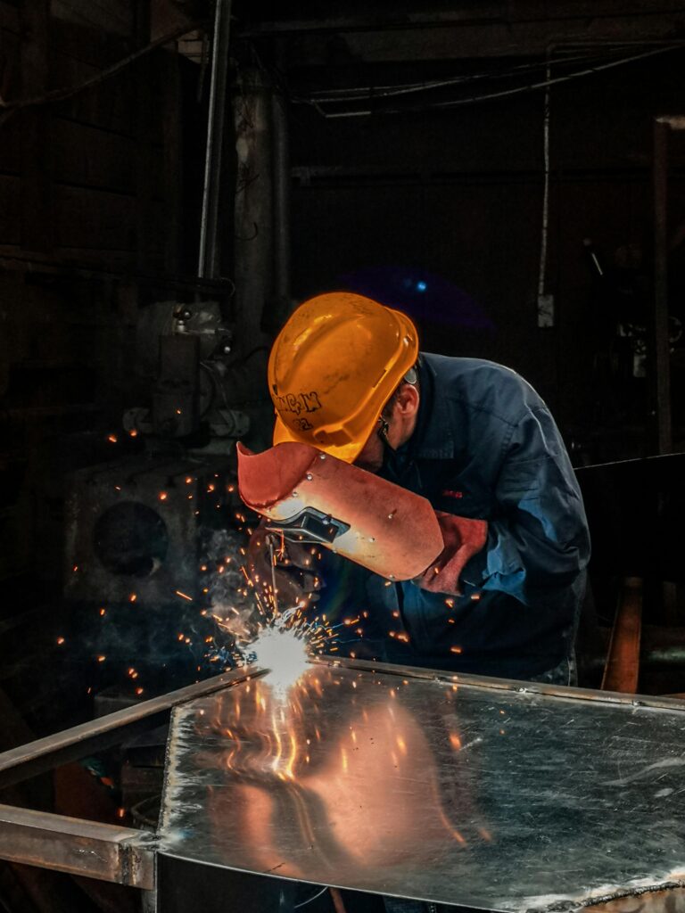 Empleos para Soldadores Certificados: Cómo Encontrar las Mejores Oportunidades en Soldadura