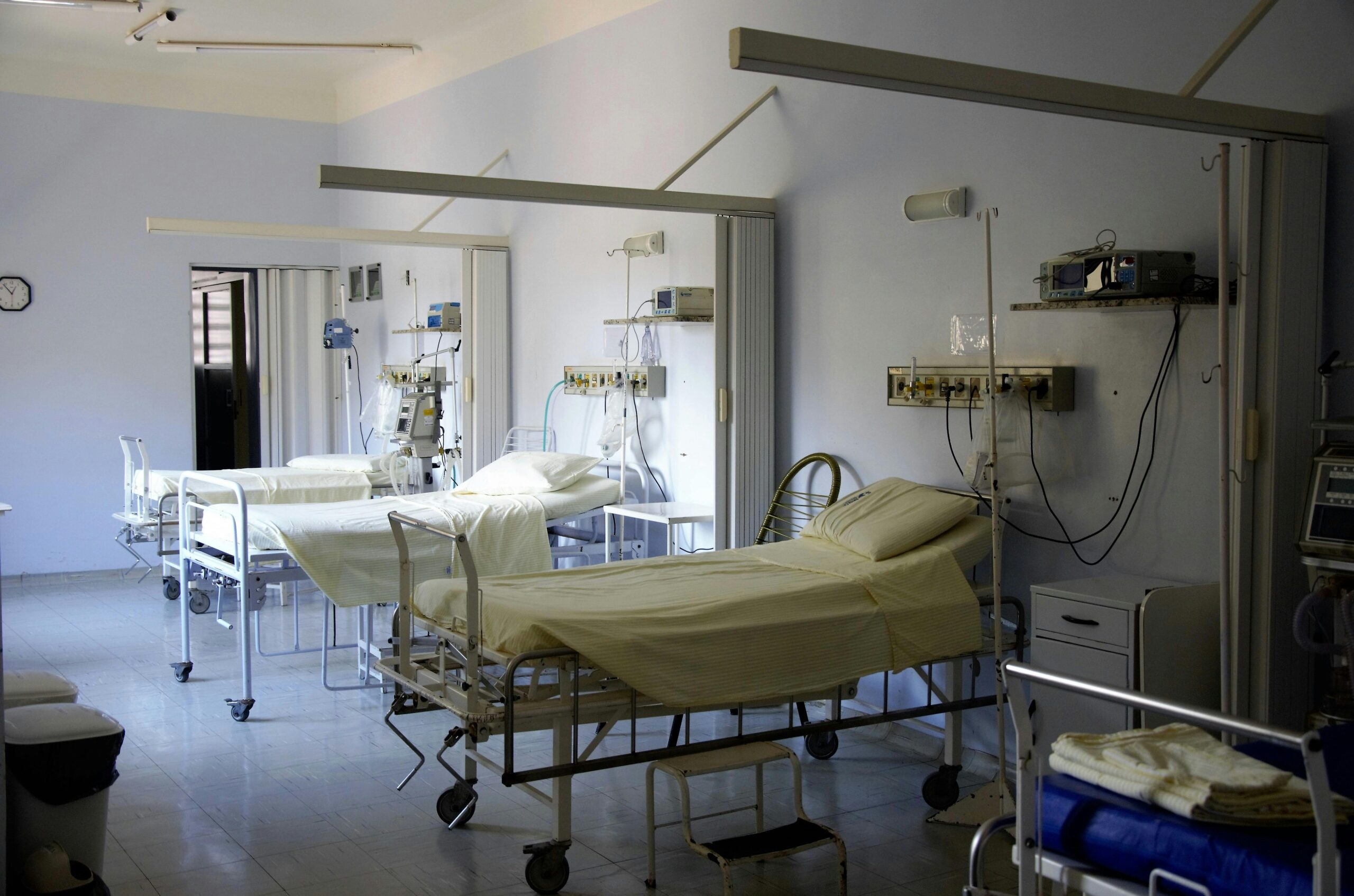 Cómo Encontrar Trabajo en el Sector Salud sin Ser Médico